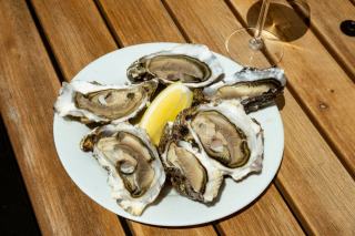 Quel vin avec des huîtres : iode, sel et acidité